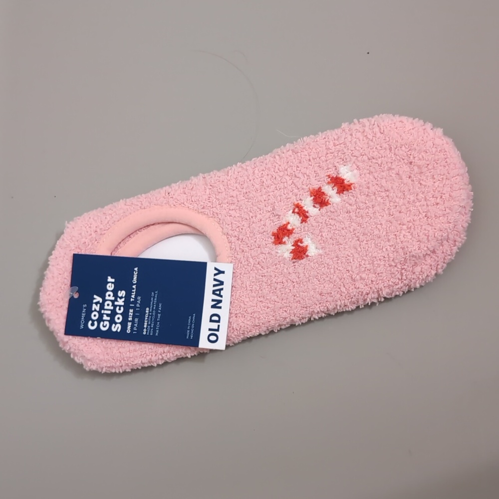 NWT Old Navy grippy socks